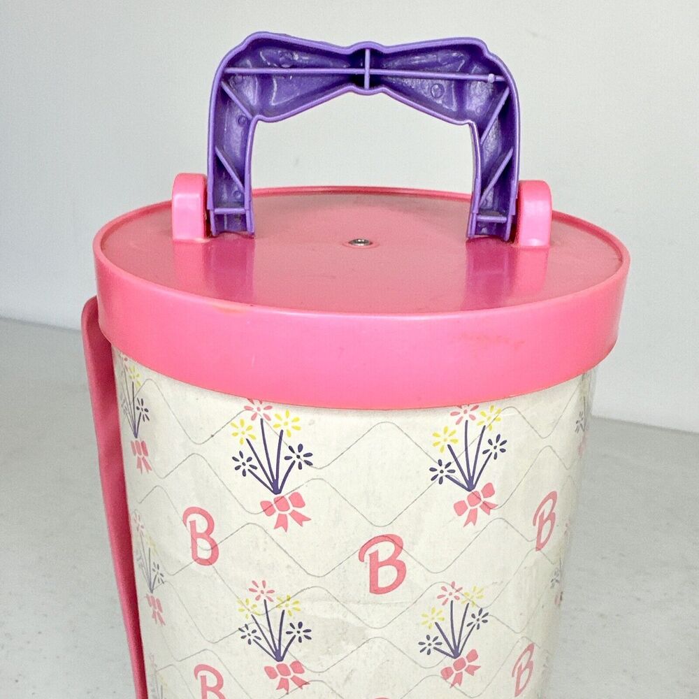 Vtg 1993 Mattel Barbie Doll Accessory Storage Travel Case‎ Cylinder & 3 Hangers - Picture 5 of 12